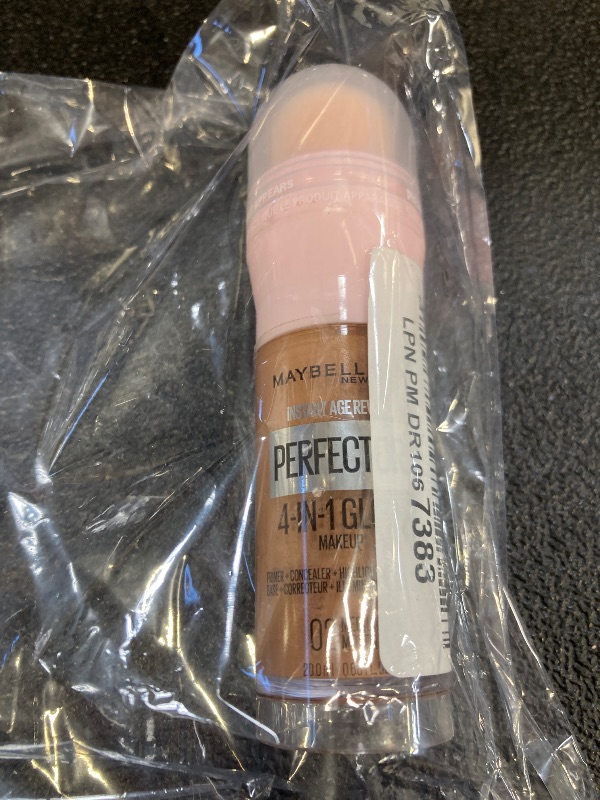 Photo 1 of Maybelline New York Instant Age Rewind Instant Perfector 4-In-1 Glow Makeup, Medium