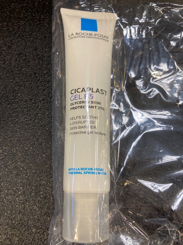 Photo 1 of La Roche Posay Cicaplast Defense Gel - 1.35 fl oz