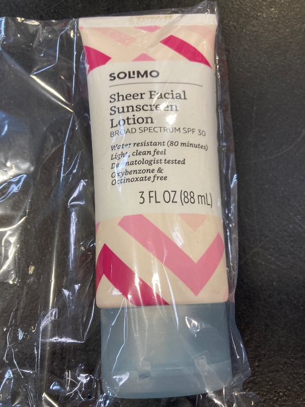 Photo 1 of Amazon Brand - Solimo Sheer Face Sunscreen, Formulated without Octinoxate & Oxybenzone, Unscented, 3 fl oz (Pack of 1)