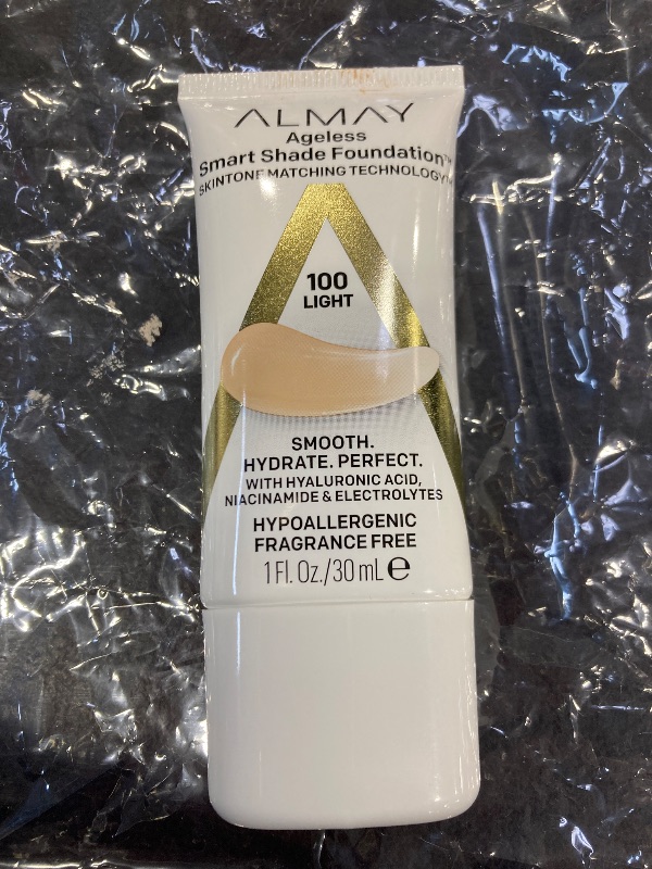 Photo 1 of Almay Anti-Aging Foundation, Smart Shade Face Makeup with Hyaluronic Acid, Niacinamide, Vitamin C & E, Hypoallergenic-Fragrance Free, 100 Light, 1 Fl Oz (Pack of 1)