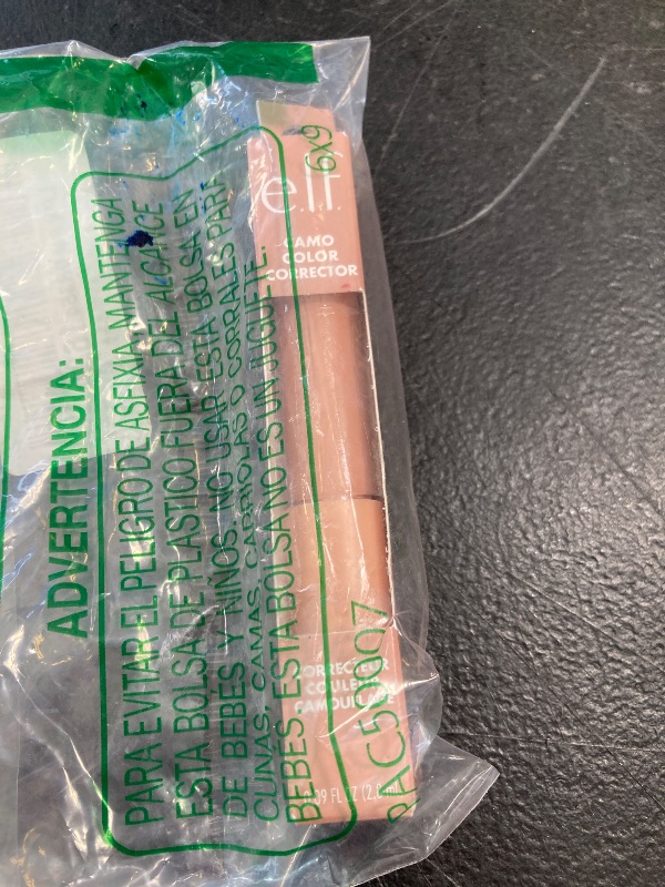 Photo 1 of e.l.f. Camo Color Corrector, Hydrating & Long-Lasting Color Corrector For Camouflaging Discoloration, Dullness & Redness, Vegan & Cruelty-Free, Peach