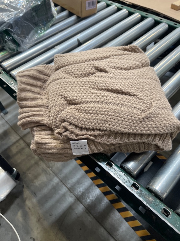 Photo 1 of Throw blanket