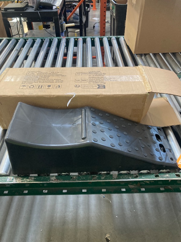 Photo 1 of VEVOR 1Piece Vehicle Ramp 20000 lbs/9 Ton Capacity Car Service Ramp, Effortlessly Lift 5.5" High, Durable Nonslip & Portable, for Routine Tire Replacement Repairs, Work with Tandem Wheel Vehicles
