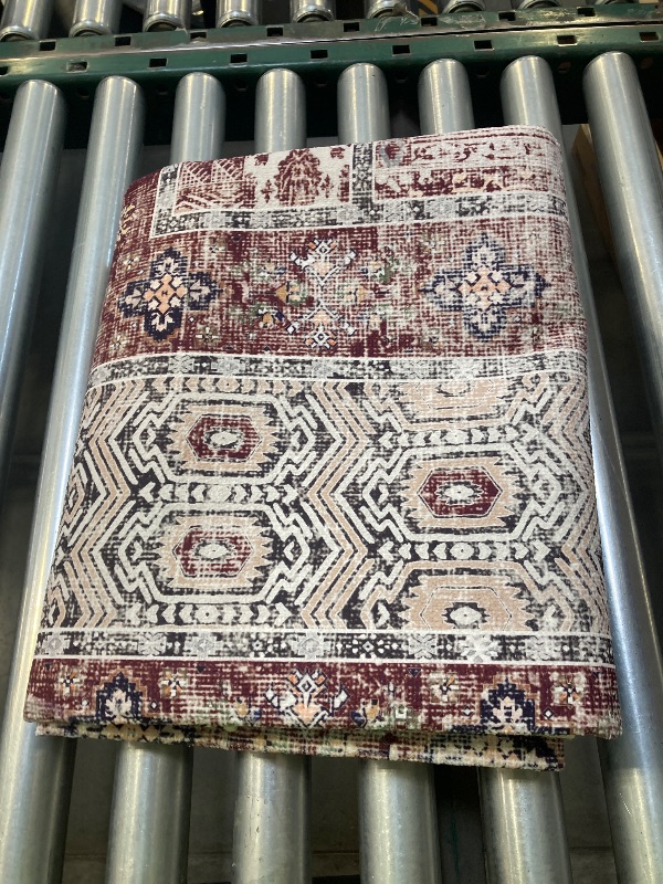 Photo 1 of 4' x 6' Area Rug 