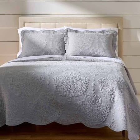 Photo 1 of Better Homes & Gardens Paisley Medallion Cotton Quilt King Soft Silver All Ages
