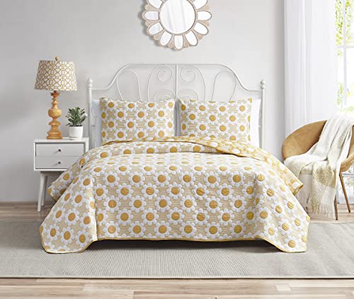 Photo 1 of Design Studio Daisy Flower Reversible Quilt Set
