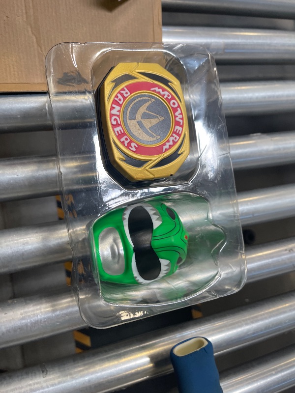 Photo 1 of Mighty Morphin’ Power Rangers: Green Ranger Helmet and Morpher Smashies Previews Exclusive Foam Replica