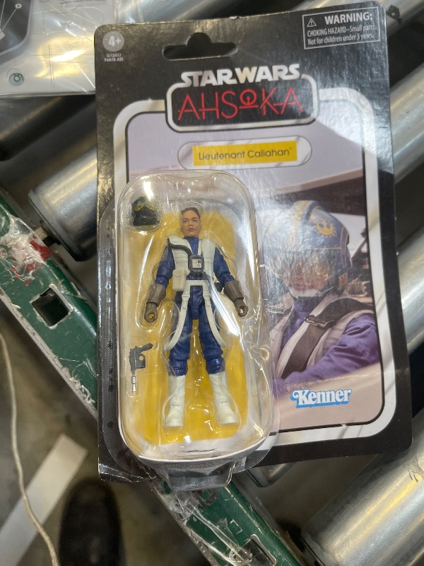 Photo 1 of STAR WARS The Vintage Collection Lieutenant Callahan, Ahsoka 3.75 Inch Collectible Action Figure