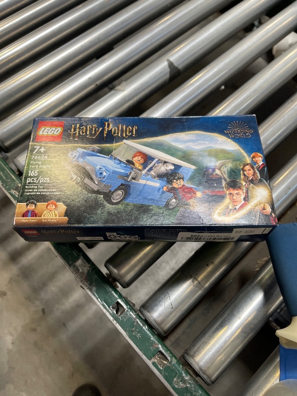 Photo 1 of LEGO Harry Potter Flying Ford Anglia, Buildable Car Toy with 2 Minifigures for Role Play, Fantasy Playset for Kids, Harry Potter Car, Gift for Boys, Girls and Any Fan Ages 7 and Up, 76424