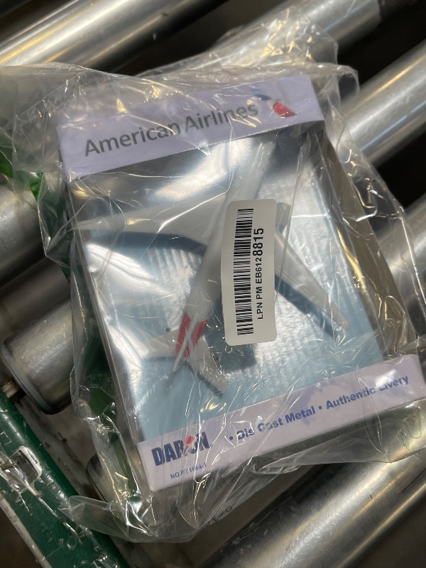 Photo 1 of Daron Toy Airplane – American Airlines – Die-Cast Metal Model Airplane Toy with Plastic Parts for Kids Ages 3+