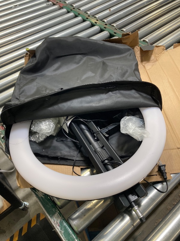 Photo 1 of Vivitar Full-Spectrum 18" Ring Light Set Black
