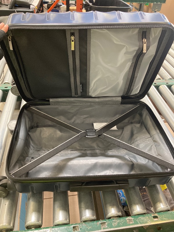 Photo 1 of Samsonite Carry On 22"