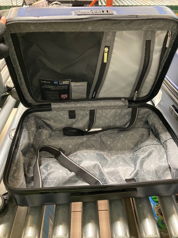 Photo 1 of Samsonite Carry On 22"