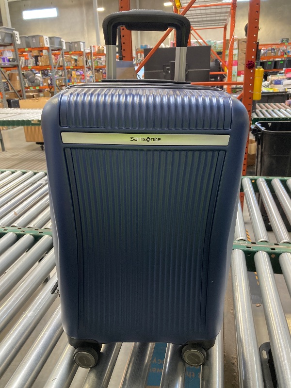 Photo 1 of Samsonite Carry On 22"