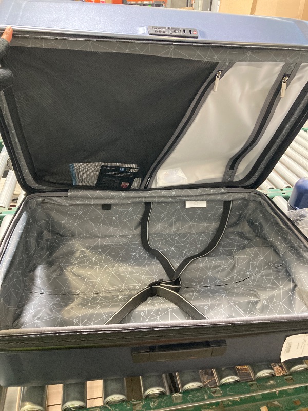 Photo 1 of Samsonite Rolling Luggage 30"