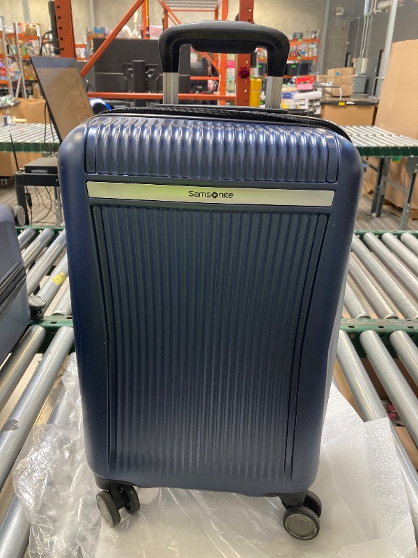 Photo 1 of Samsonite Carry On 22"