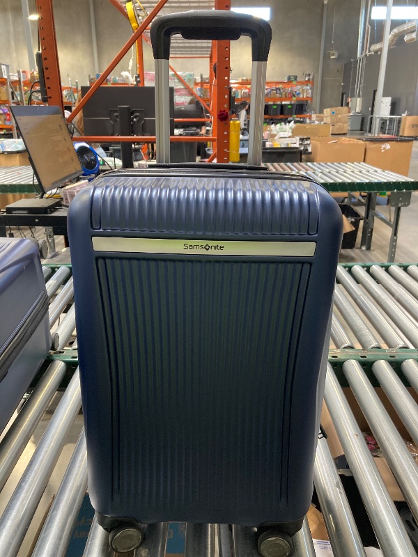 Photo 1 of Samsonite Carry On 22"