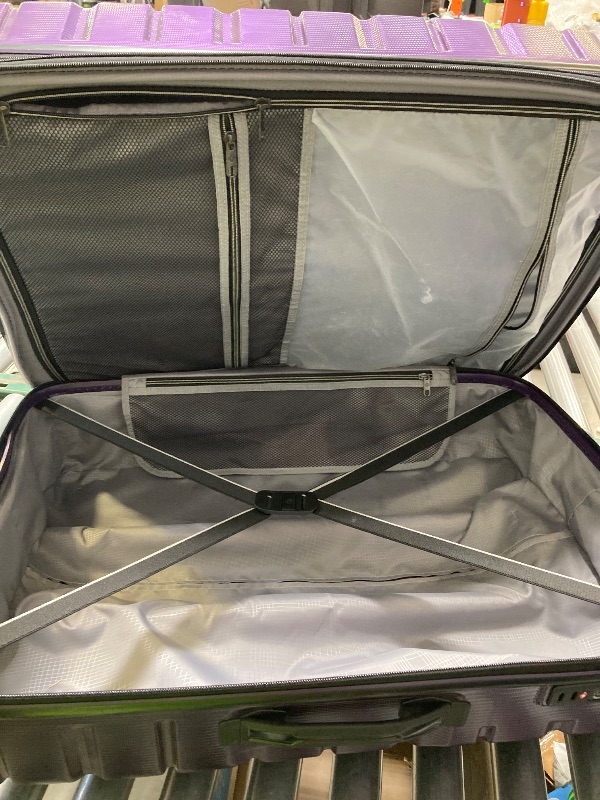 Photo 1 of Samsonite Rolling Luggage 30"
