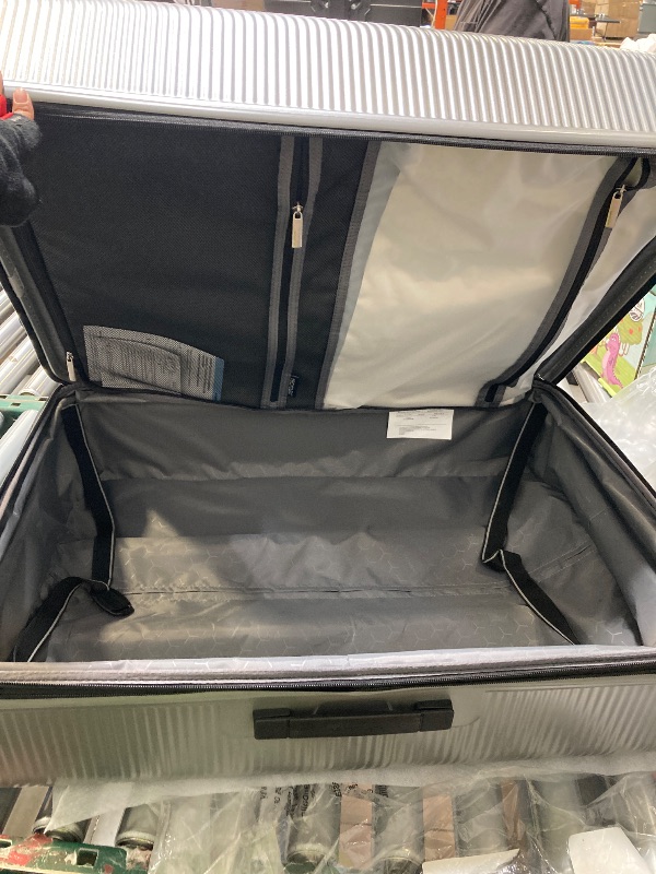 Photo 1 of Samsonite Rolling Luggage 30"