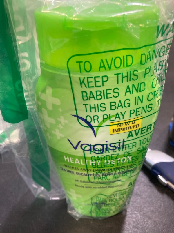 Photo 1 of Vagisil Feminine Wash for Intimate Area Hygiene, Healthy Detox, All Over Body Wash for Women, Gynecologist Tested, Hypoallergenic and pH Balanced, 12 Fl Oz 