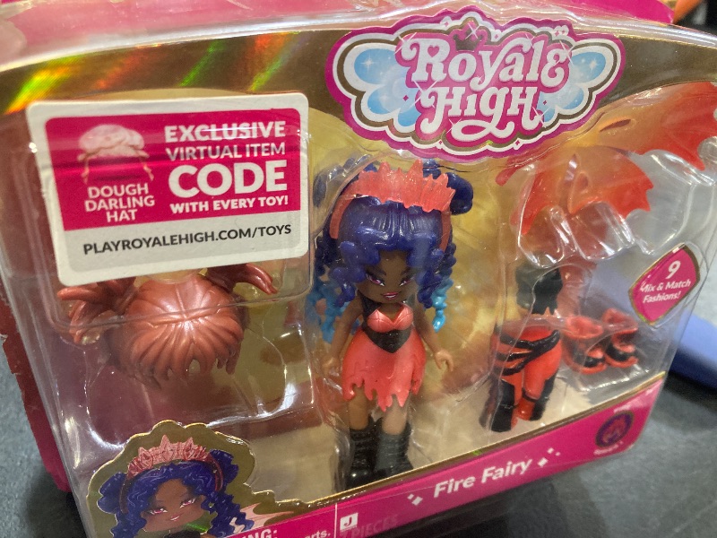 Photo 1 of Royale High 3” School Spirit Fashion Pack: Art - Light Series 1-1 Figure with 15 Accessories - Wings Become Rings - Virtual Item Code Included - Ages 5+