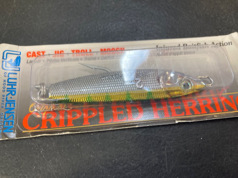 Photo 1 of South Bend Sporting Goods Luhr Jensen Crippled Herring Lure, Nickel/Neon Green Back, 2-Inch (572669)
