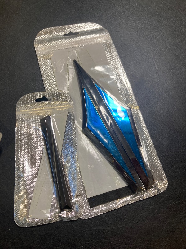 Photo 1 of Pair 3D Metal Car Accessory Side Doors Blade Car Stickers Car Fender Side Wing Emblem Badge Zinc Alloy Sticker (Black Blue)