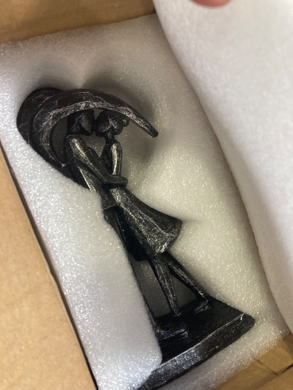 Photo 1 of shellspace Anniversary Wedding Gifts for Couple/Her, Romantic Statue in Love, Black Resin Couple Figurine Sweet Loving Sculpture Decor, Wedding Birthday Gifts for Wife Husband Love