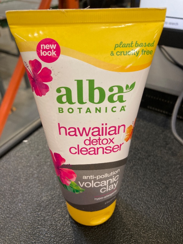Photo 1 of Alba Botanica Hawaiian Detox Cleanser, Anti-Pollution Volcanic Clay, 6 Oz