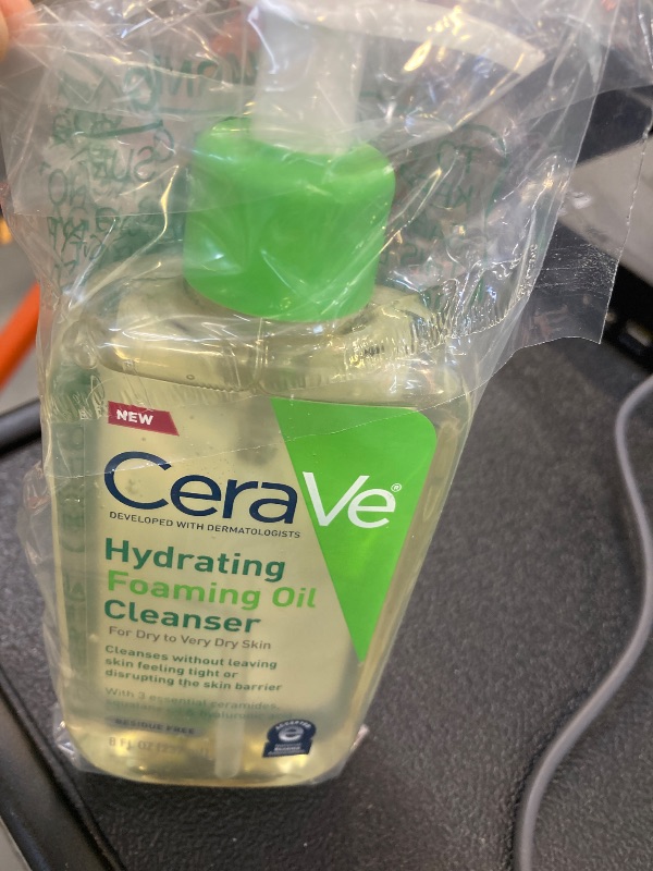 Photo 1 of CeraVe Hydrating Foaming Oil Cleanser, Moisturizing Cleanser for Face & Body, Squalane Oil + Hyaluronic Acid + Ceramides, For Dry to Very Dry Skin, Fragrance Free & Residue Free, 8 FL Oz