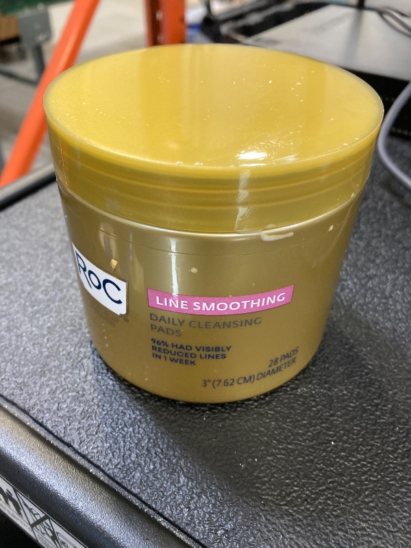 Photo 1 of RoC Line Smoothing Daily Cleansing Pads - 28ct