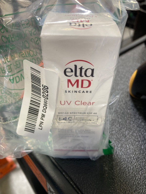 Photo 1 of EltaMD UV Clear Face Sunscreen SPF 46, Oil Free for Face with Zinc Oxide, Dermatologist Recommended Sunscreen Lotion, For Acne-Prone Sensitive Skin, 1.7 oz Pump