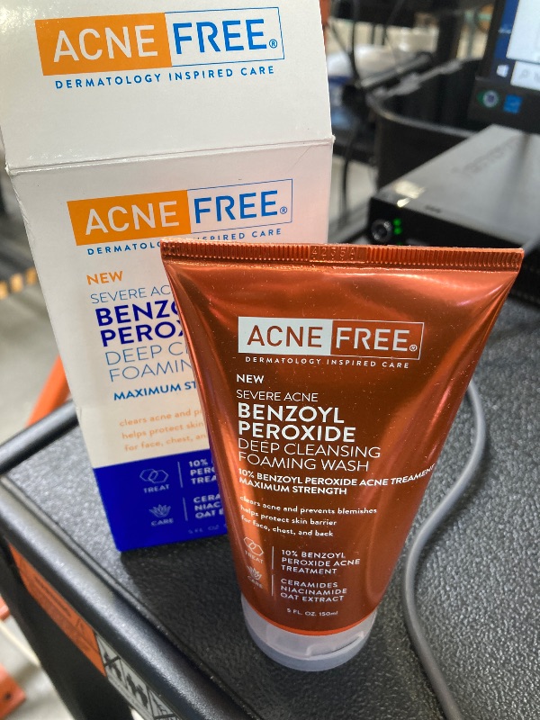 Photo 1 of AcneFree Severe Acne 10% Benzoyl Peroxide Foaming Cleansing Wash, 5 Ounce