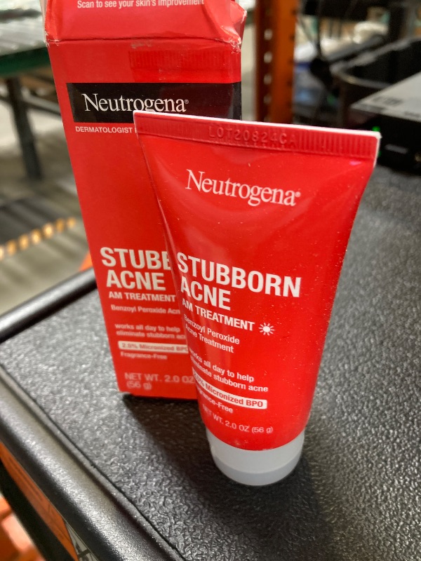 Photo 1 of Neutrogena Stubborn Acne AM Face Treatment with 2.5% Micronized Benzoyl Peroxide Acne Medication, Oil-Free Daily Facial Treatment Reduces Size & Redness of Breakouts, Paraben-Free, 2.0 oz