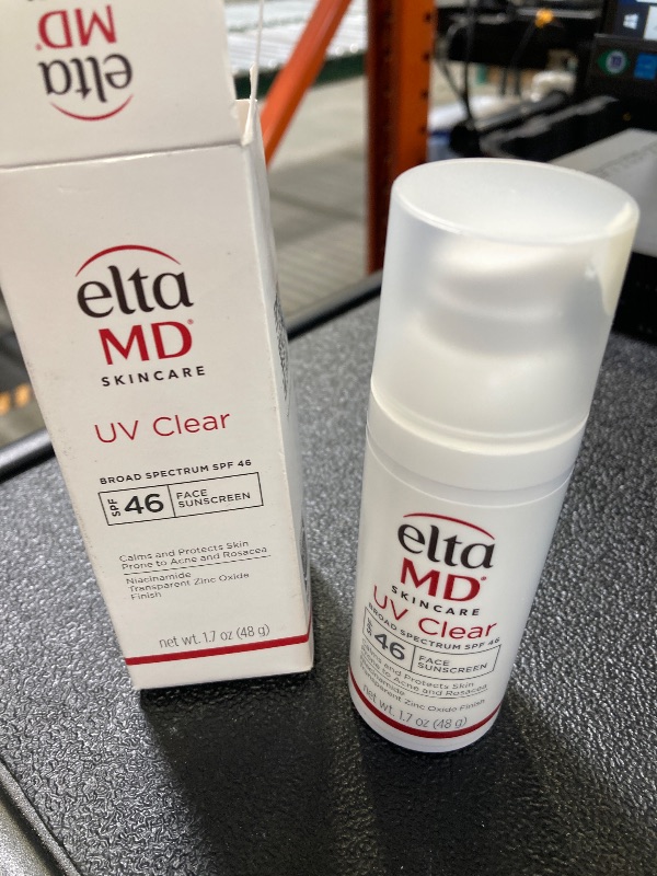 Photo 1 of EltaMD UV Clear Face Sunscreen SPF 46, Oil Free for Face with Zinc Oxide, Dermatologist Recommended Sunscreen Lotion, For Acne-Prone Sensitive Skin, 1.7 oz Pump