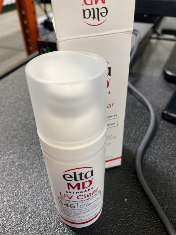 Photo 1 of EltaMD UV Clear Face Sunscreen SPF 46, Oil Free for Face with Zinc Oxide, Dermatologist Recommended Sunscreen Lotion, For Acne-Prone Sensitive Skin, 1.7 oz Pump