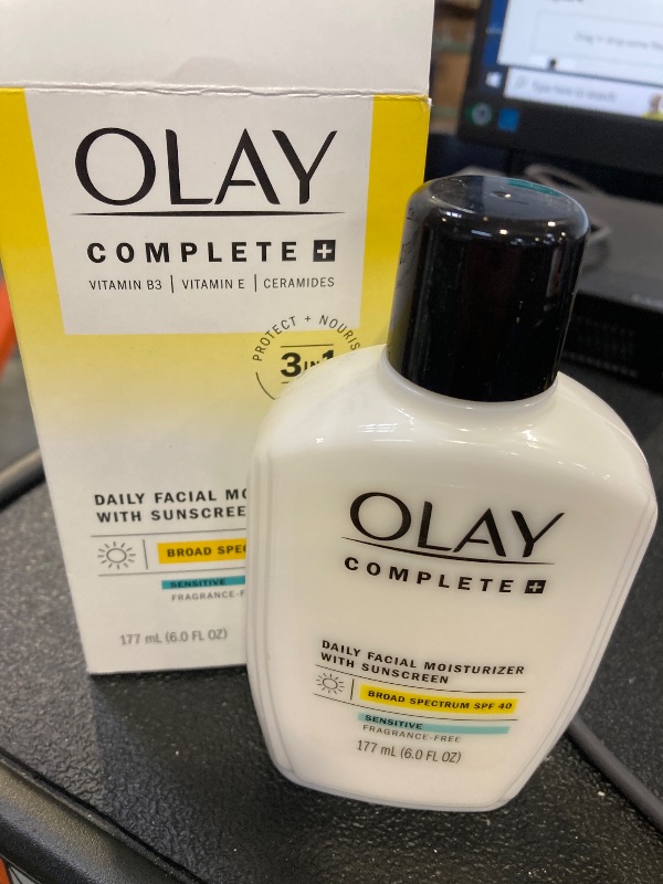Photo 1 of Olay Complete+ Face Moisturizer with Sunscreen SPF 40, For Sensitive Skin, Broad Spectrum Sun Protection, Fragrence-Free - No White Cast on All Tones, Nourishes Moisture Barrier - Ceramides, 6 Oz