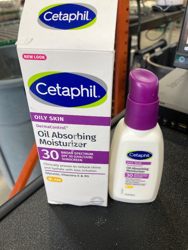 Photo 1 of Cetaphil DermaControl Oil Absorbing Moisturizer with SPF 30, For Sensitive, Oily Skin, 4 Fl oz, Absorbs Oil, Reduces Shine, Hydrates, Protects, No Added Fragrance