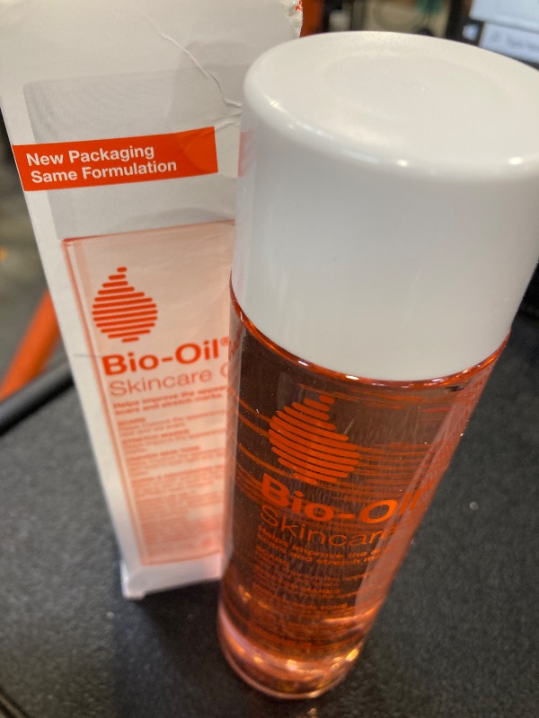 Photo 1 of Bio-Oil Skincare Body Oil Serum, Face and Body Moisturizer with Vitamin E & A, for Scars, Stretch Marks, Sensitive Skin, All Skin Types, Dermatologist Recommended, Non-Comedogenic, 6.7 Oz