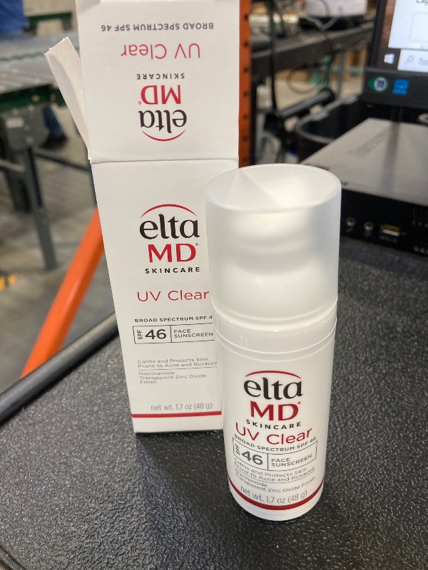 Photo 1 of EltaMD UV Clear Face Sunscreen SPF 46, Oil Free for Face with Zinc Oxide, Dermatologist Recommended Sunscreen Lotion, For Acne-Prone Sensitive Skin, 1.7 oz Pump