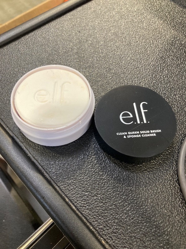 Photo 1 of e.l.f. Clean Queen Solid Brush & Sponge Cleaner, Cleanses Face & Eye Makeup Brushes & Sponges, Nourishing, Non-Damaging Formula, Vegan & Cruelty-Free