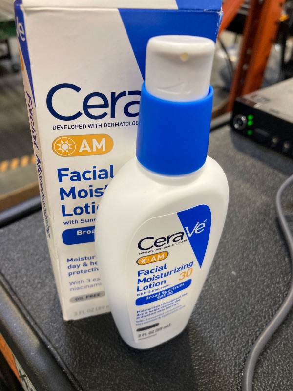 Photo 1 of CeraVe AM Facial Moisturizing Lotion with SPF 30, Oil-Free Face Moisturizer with SPF, Formulated with Hyaluronic Acid, Niacinamide & Ceramides, Non-Comedogenic, Broad Spectrum Sunscreen, 3 Ounce