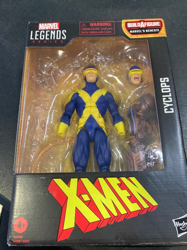 Photo 1 of Marvel Legends Series Cyclops, X-Men Comics Collectible 6-Inch Scale Action Figure