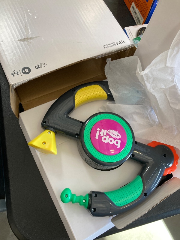 Photo 1 of Hasbro Gaming Bop It Extreme Electronic Game for 1 or More Players, Fun Party Interactive Game for Kids Ages 8+, 4 Modes Including One-On-One Mode 