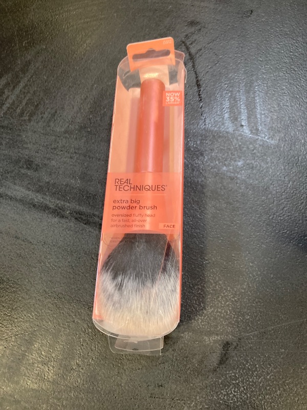 Photo 1 of Real Techniques Extra Big Powder Brush, Large Makeup Brush For Powder, Fluffy Head For All-Over Setting, XL Oversized Brush For Quick Application, Cruelty-Free, Synthetic Bristles, 1 Count