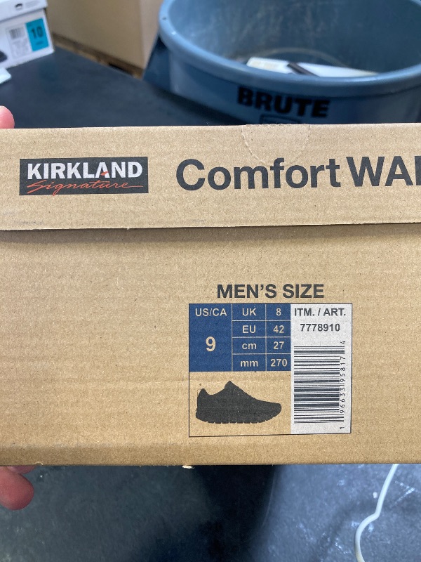 Photo 1 of Kirkland Signature Men's Comfort Walker ( SIZE 9 )