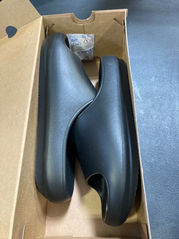 Photo 1 of Unisex black Cushion Slide ( size medium ) 