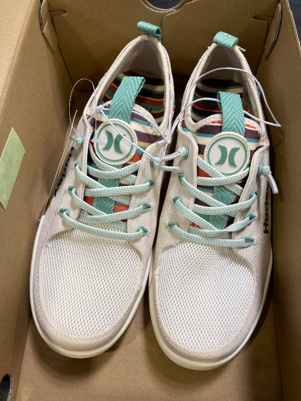 Photo 1 of Hurley “Castaic” Women’s Colorful & Functional Casual Fashion Sneaker Beige size 7 