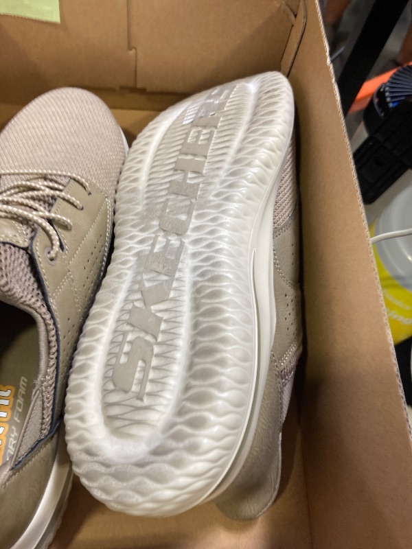 Photo 1 of Skechers, Men's Delson Swift Fit Hands Free Shoe Sneakers size 10.5