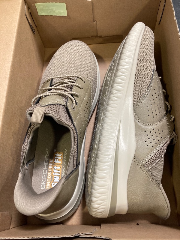 Photo 1 of Skechers, Men's Delson Swift Fit Hands Free Shoe Sneakers size 10.5